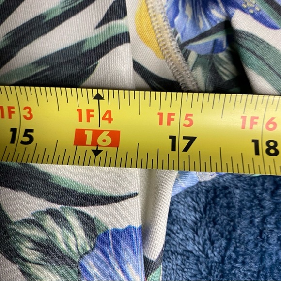 HURLEY Women's UPF 50+ Full-Zip Long-Sleeve Hoodie Floral Rashguard Sweater Sz S - Picture 6 of 7